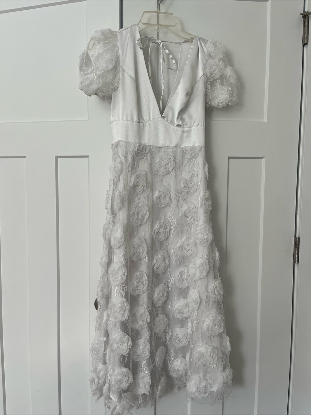 Lulus Elegant White Floral Appliqué Midi Dress XS